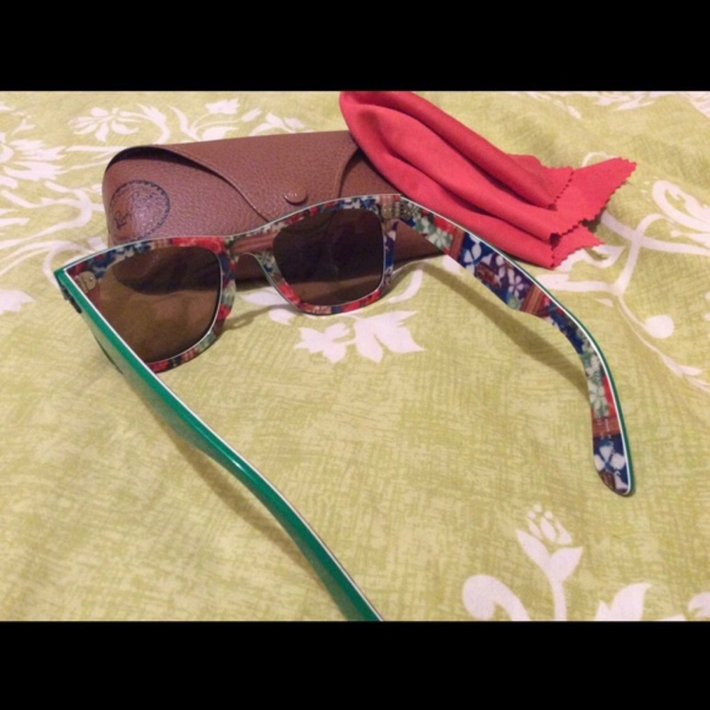 Ray Bans - Picture 3 of 5